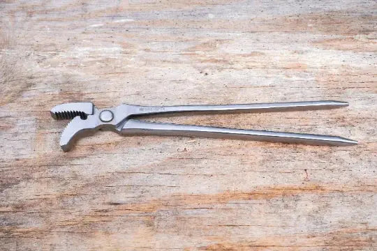 13" Horse Hoof Alligator Clincher - NewEngland Tack