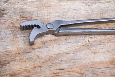 13" Horse Hoof Alligator Clincher - NewEngland Tack