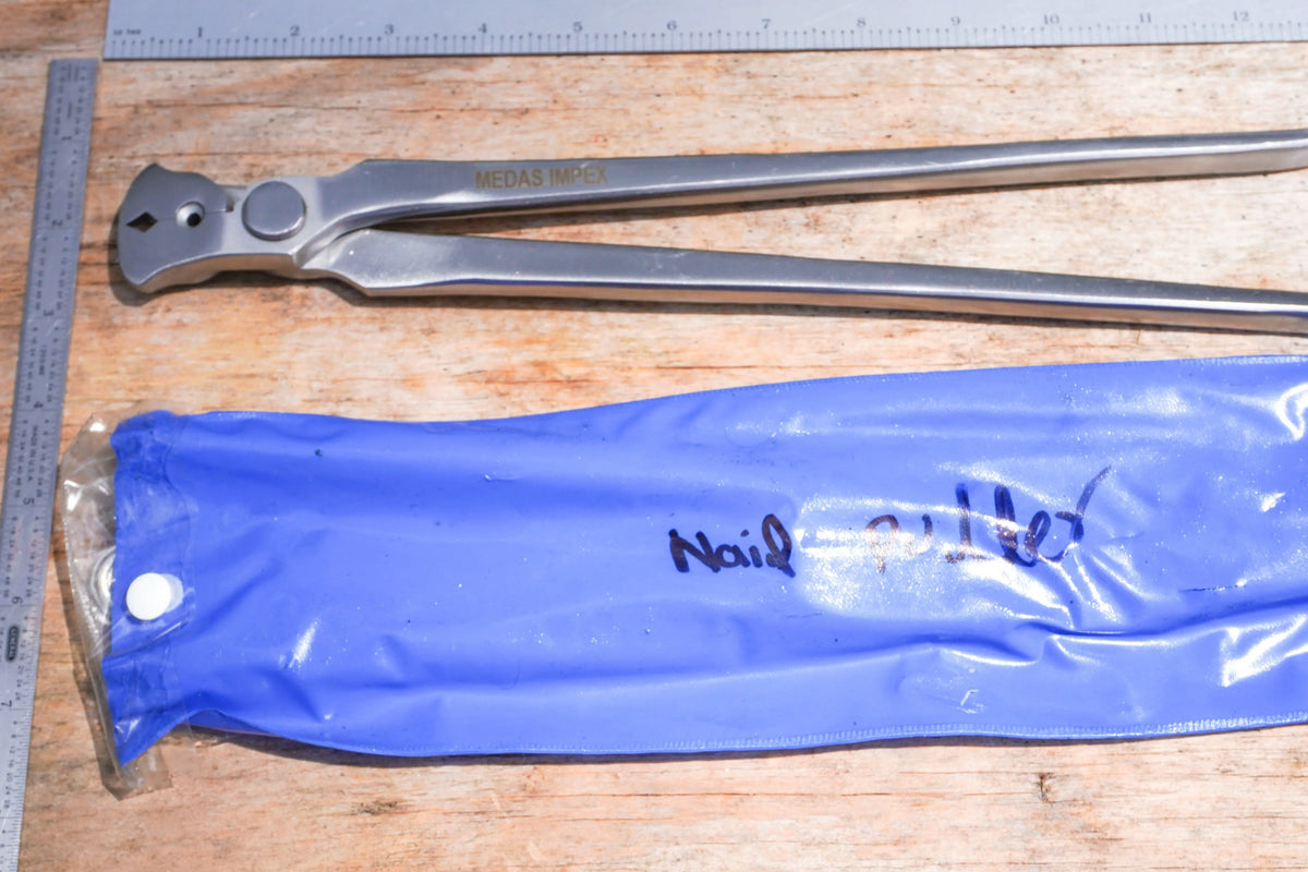 Horse Hoof Nail Puller Farrier Tool Heavy Duty Shoe Veterinary Tack Silver Nipper 13 NewEngland Tack