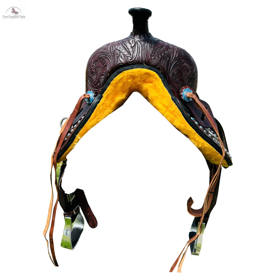 Resistance Western Pleasure Treeless Horse Saddle With Beads On The Skirt NewEngland Tack